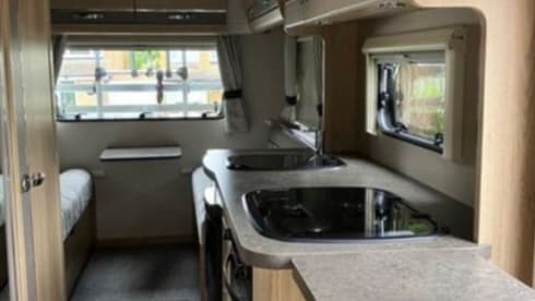 Jeffrey  – 6 berth Peugeot - Elddis Autoquest 196