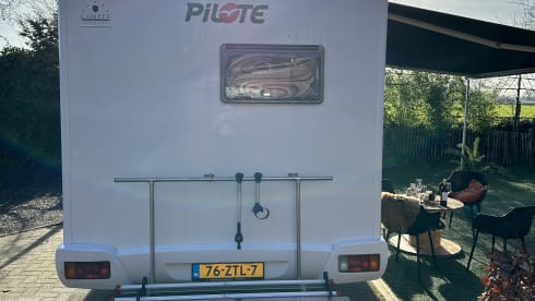 Piloot – Pilote camper - a big people camper! fully furnished!