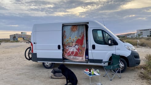 Off grid and off the gas Fiat Ducato L2H2