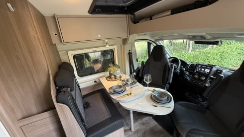 4p Carado Campervan with Pop-Up roof 