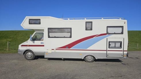 Freddy-van  – Comfortabel and spacious Iveco overcab motorhome for rent
