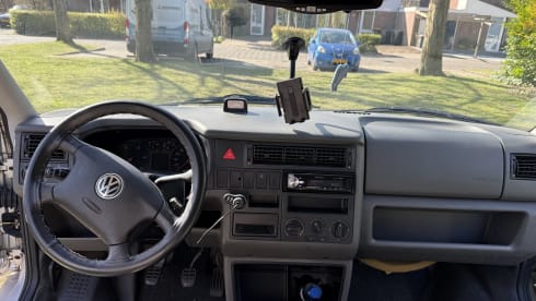 Zilverstar – 4p Volkswagen campervan uit 2002