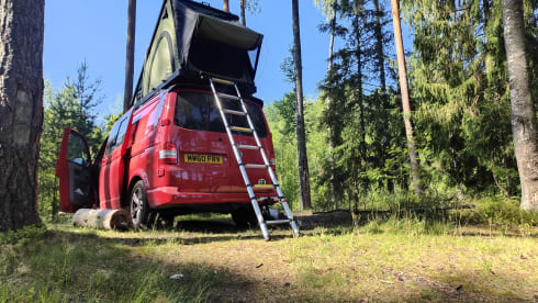 Poppy – 4 berth Volkswagen campervan from 2011