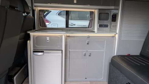 Annie – 4 berth VW family campervan (2021)