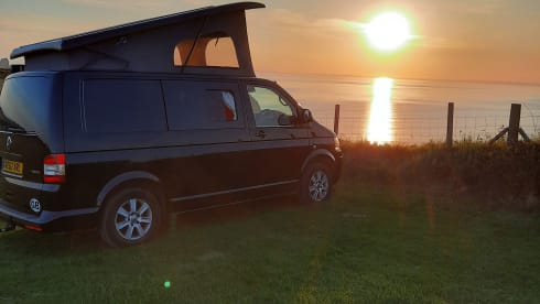 Lovely 4 Berth Campervan VW T5.1 - Adventure Awaits!