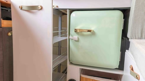 Discover the world! 2 p. Buscamper off-grid, fully equipped.