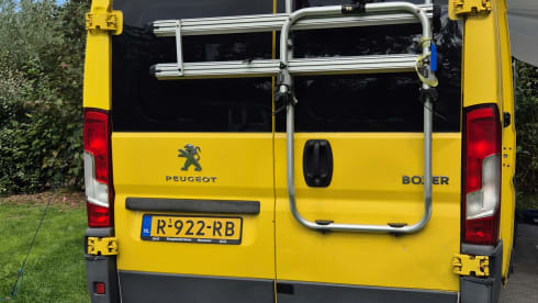 De Gele Rakker – Peugeot-Bus mit 2 Sitzen aus dem Jahr 2015