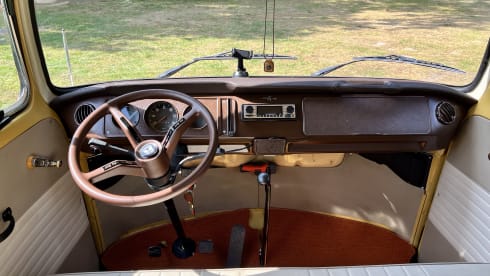 De Bus – 2p Volkswagen campervan from 1980