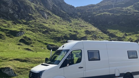 2p Volkswagen bus uit 2017