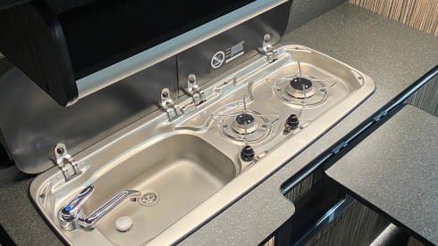 Cooper the Copper Camper – 4 berth Volkswagen bus from 2021