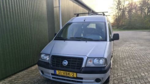 De Noorder Zon – Nice, compact Fiat bus from 2005