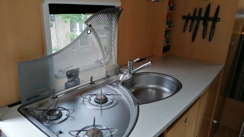 6p Dethleffs alcove uit 2007
