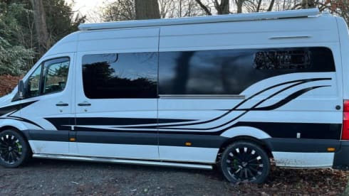 Sheila – Volkswagen Crafter Wohnmobil mit 5 Schlafplätzen (2016)