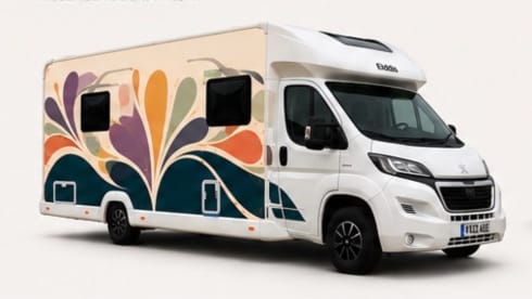 Sunset Bloom – Peugeot Alkoven mit 6 Schlafplätzen, Baujahr 2026