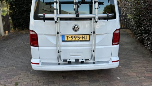 Cali  – Volkswagen California T6 (Factory Camper, original)