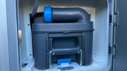 PREMIUM BLUE – 2 berth Peugeot campervan from 2022