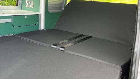 Curly – 4 berth Volkswagen Transporter Campervan from 2022