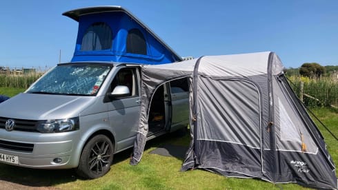 Hayes – LWB 4 Berth VW Transporter with 'king size' bed & pop top