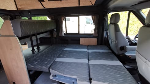 Nugget – 4p Ford campervan from 2005