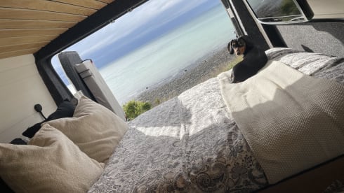 The Wondering Boxer – 3 berth 2016 Peugeot Boxer campervan.
