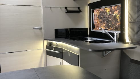Ford 2BEV234 – 4p Chausson Half-Integraal uit 2021