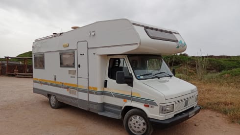PINKY – Camper van caravan Alghero Sassari Sardinia