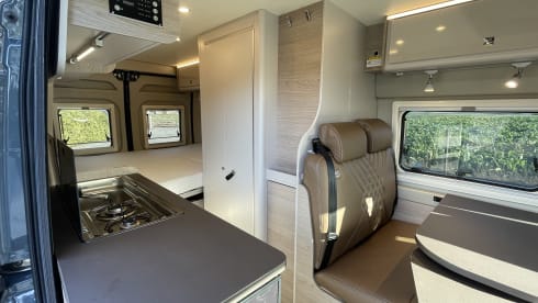 The MAD Van – Pop-up 4p Bürstner campervan uit 2023