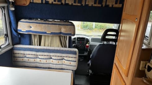 Beautiful spacious 6 person Mclouis family camper (2006)