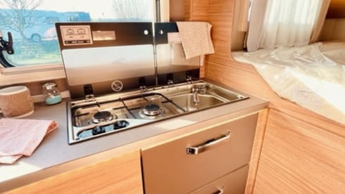 COMPACT REBEL – SEMI-INTEGRAL Weinsberg X-Cursion Van