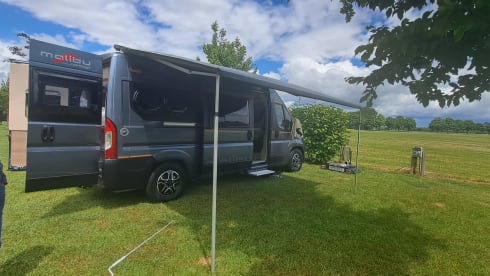 Autobus Malibu pronto per l'avventura 