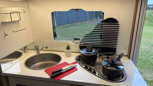 Davina – Luxury 2021 Roller Team 746 - 6 Berth 5 Seatbelts - Adventure Awaits!