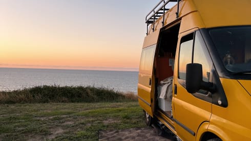 Eddie – Eddie the yellow camper van