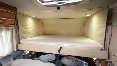 Happy Hymer family camper (automatic) for 4 people B driving license