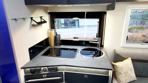 Het pareltje  – Brand new 5p Chausson Ford 170 automatic