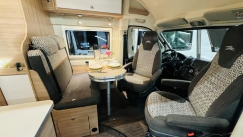 LAIKA – Camper van 9-speed automatic from 2022 - 2 pers.