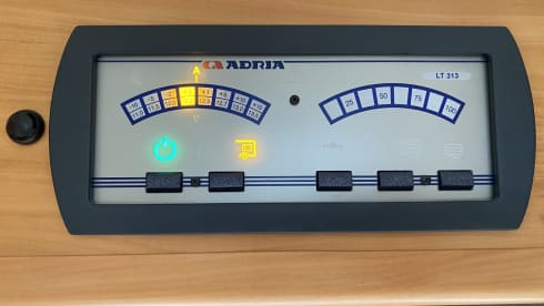 Length beds! Adria Coral S670SL new condition