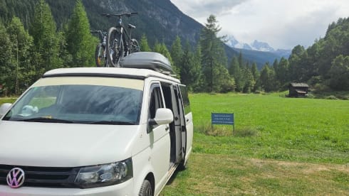 Violet – Camper Volkswagen a 4 posti letto del 2011