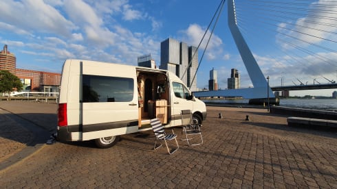 Bus camper VW Crafter off grid 3 persons