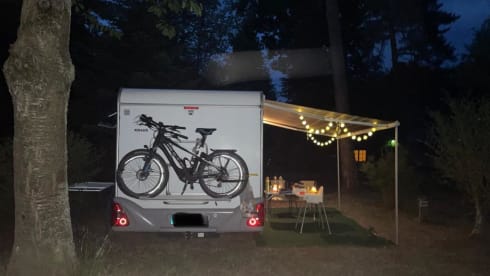 Roadrunner – Beautiful and very well maintained motorhome with lots of space