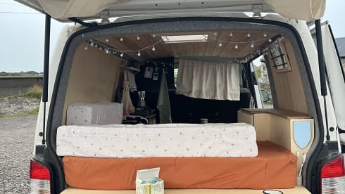 Saoirse – 2p Volkswagen campervan from 2011