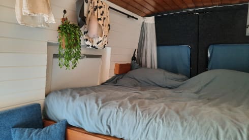 Cozy and neat VW camper bus 2.5TDI