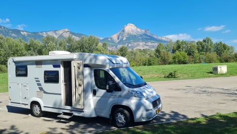 3p complete semi-integrated camper