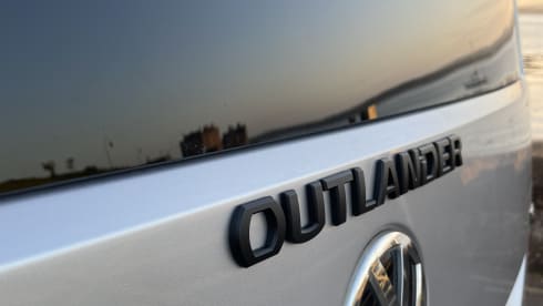 Outlander  – Hire Outlander automatic from Edinburgh airport 