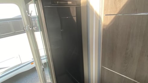 Titanium Luxury Auto – Lux Auto 4 Berth 