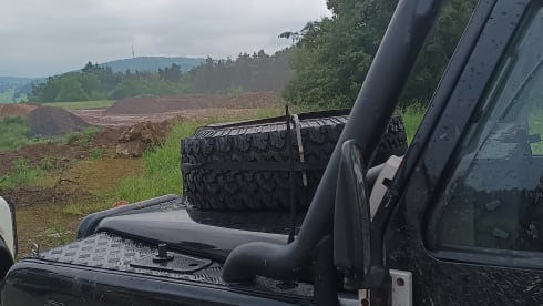 2p Land Rover rooftop from 2001