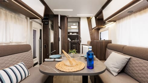 Tessoro 468 – 4p Benimar semi-integrated from 2025