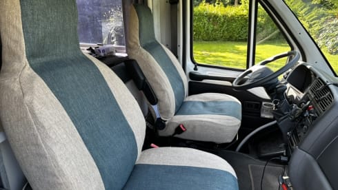 4p Chausson semi-integrated from 2001
