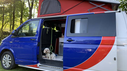 Rocket  – Volkswagon T6 Camper 