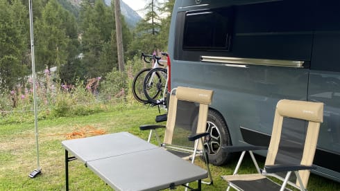 2p Knaus Vantourer bus from 2022 with spacious garage
