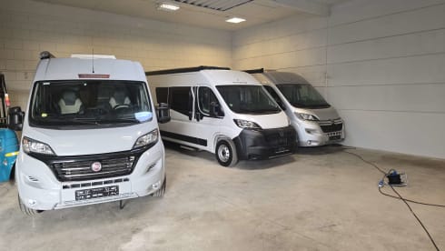 The Fox new overlander  – 2p Sunlight bus from 2025